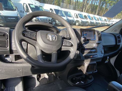 Used 2025 RAM ProMaster 2500 w/ Convenience Group image 20
