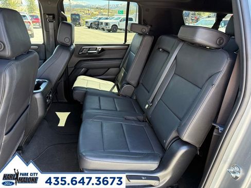 Used 2025 Chevrolet Suburban Z71 AWD/4WD image 28