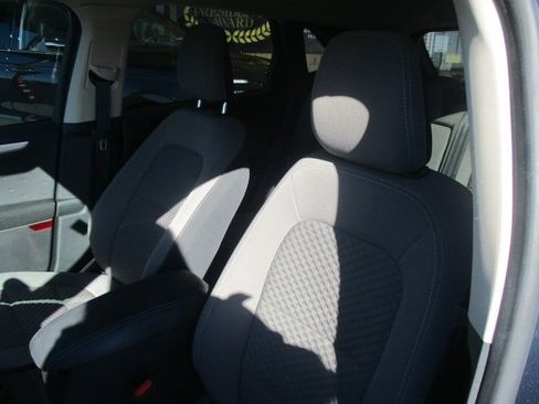 Used 2020 Ford Escape SE image 9