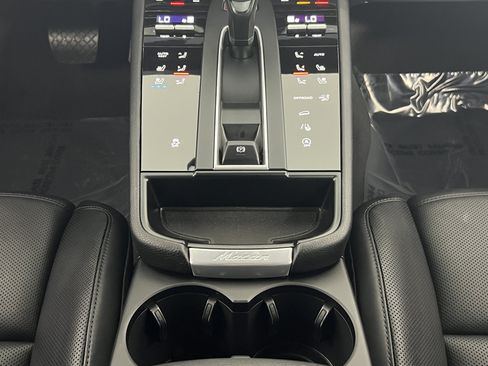 Certified 2026 Porsche Macan AWD/4WD image 20