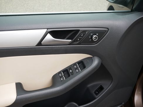 Used 2013 Volkswagen Jetta SE image 20