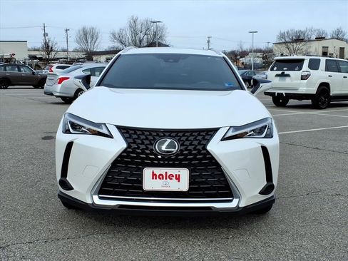 Used 2022 Lexus UX 200 w/ Premium Package image 10