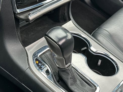 Used 2022 Jeep Grand Cherokee Limited w/ Trailer Tow Group IV image 35