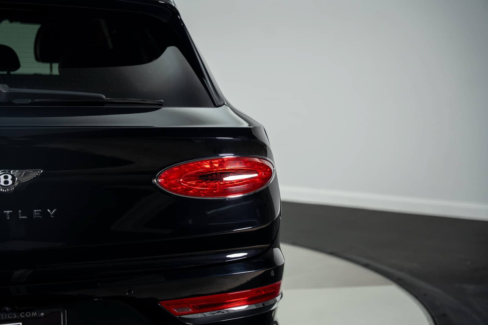 Used 2021 Bentley Bentayga w/ First Edition Specification AWD/4WD image 34
