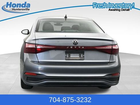 Used 2025 Volkswagen Jetta Sport FWD image 7