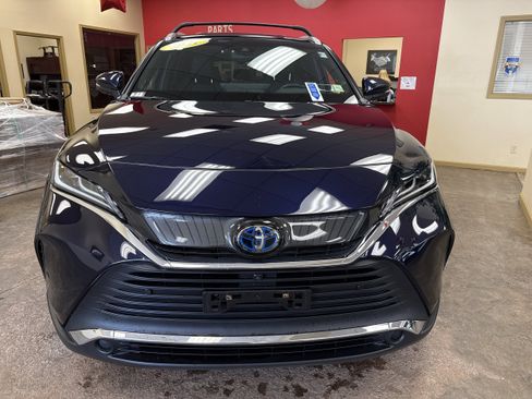 Used 2021 Toyota Venza Limited w/ Advanced Technology Package AWD/4WD image 2