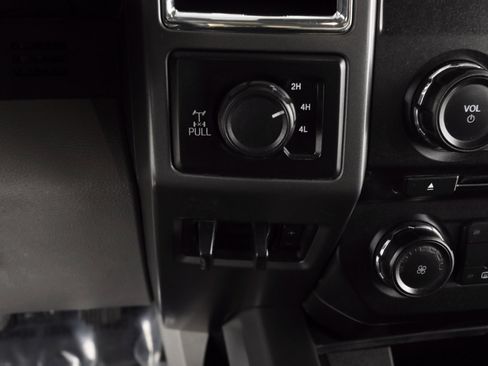 Used 2017 Ford F250 XLT w/ Snow Plow Prep Package image 17