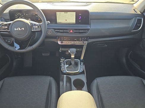 New 2026 Kia Seltos EX image 16