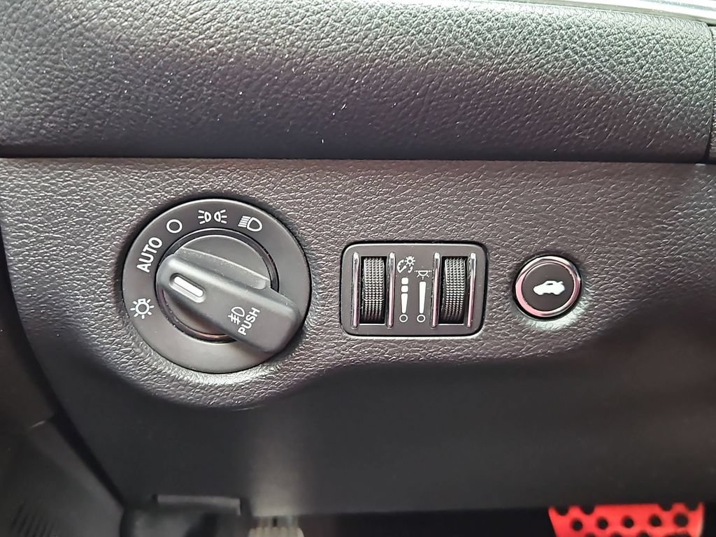 Used 2016 Dodge Challenger R/T RWD image 18