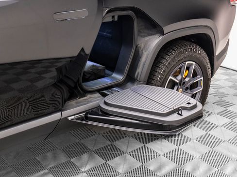 Used 2023 Rivian R1T Adventure image 44