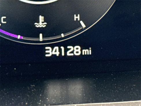 Used 2023 Kia Sorento SX image 29