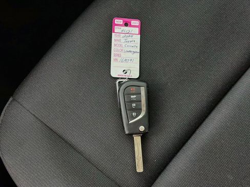 Used 2024 Toyota Corolla LE FWD image 4