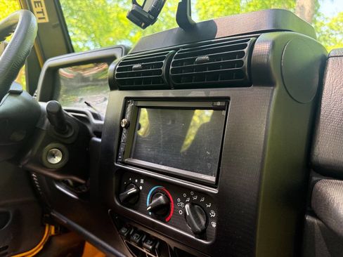 Used 2003 Jeep Wrangler X AWD/4WD image 89