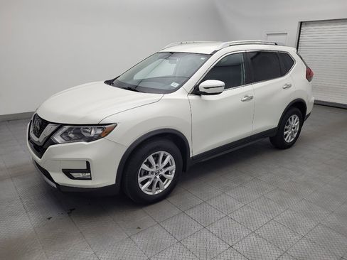 Used 2018 Nissan Rogue SV FWD image 2