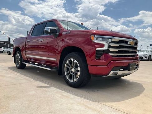 Used 2023 Chevrolet Silverado 1500 High Country w/ Z71 Off-Road Package AWD/4WD image 32