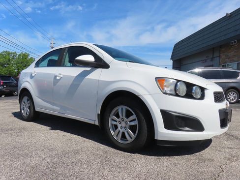 Used 2015 Chevrolet Sonic LT FWD image 1