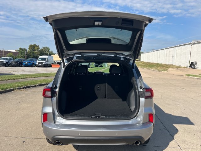 Used 2024 Ford Escape ST-Line w/ Tech Pack #1 AWD/4WD image 6