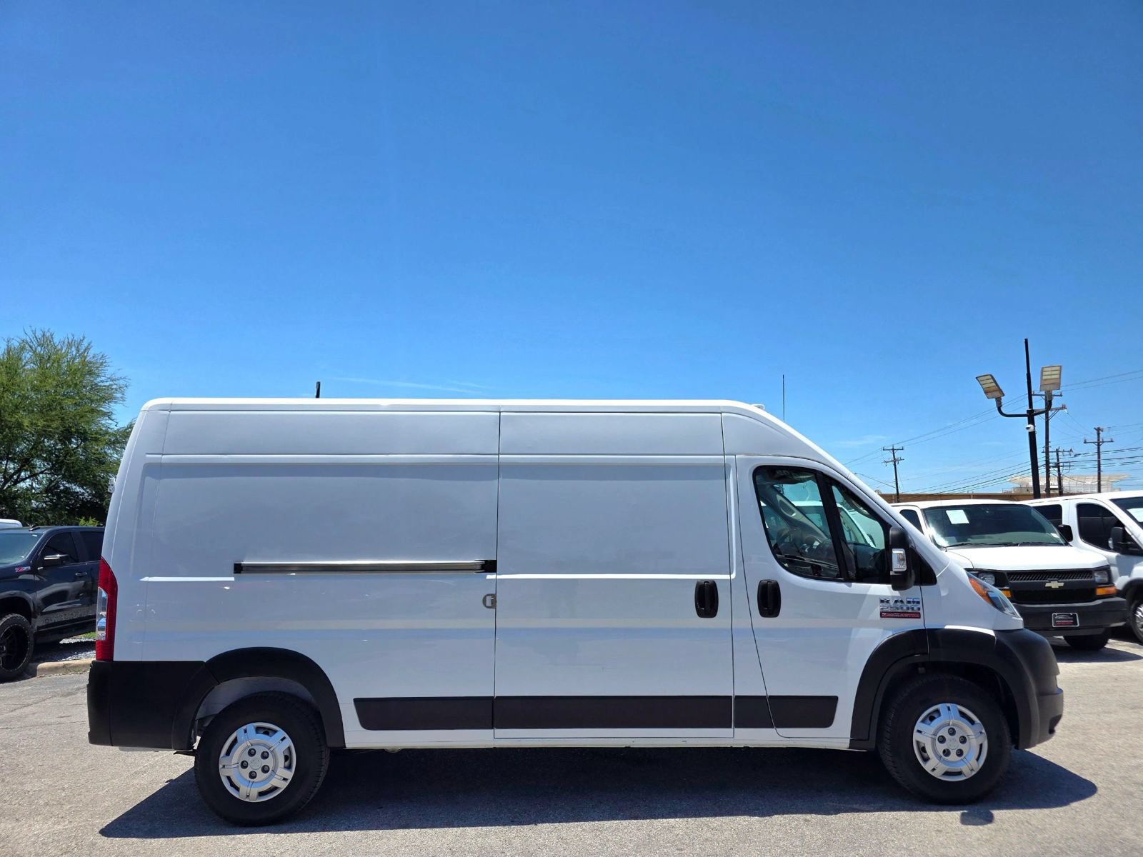 Used 2019 RAM ProMaster 2500 w/ Interior Convenience Group FWD image 2