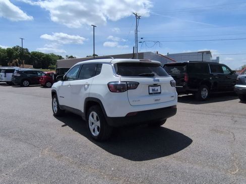 Certified 2018 Jeep Compass Latitude w/ Popular Equipment Group AWD/4WD image 6