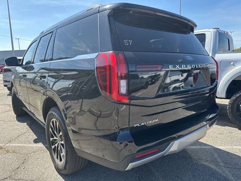 Used 2025 Ford Expedition Platinum image 4