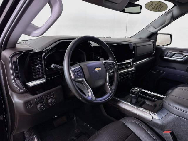 Used 2024 Chevrolet Silverado 1500 LTZ AWD/4WD image 10
