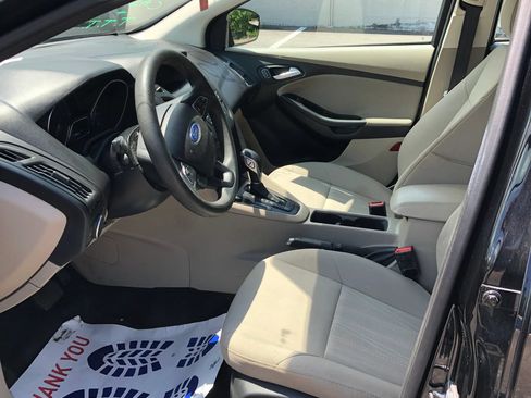 Used 2018 Ford Focus SE FWD image 11