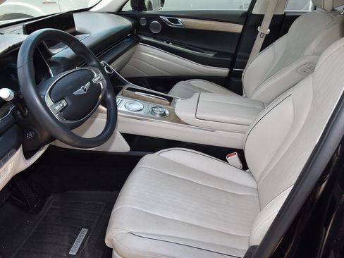 Used 2022 Genesis GV80 2.5T w/ Advanced Package 02 AWD/4WD image 9