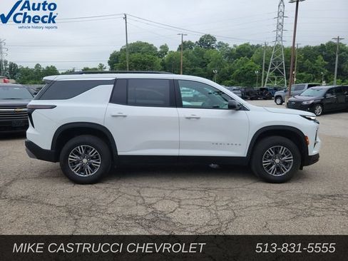 Used 2026 Chevrolet Traverse LT AWD/4WD image 6