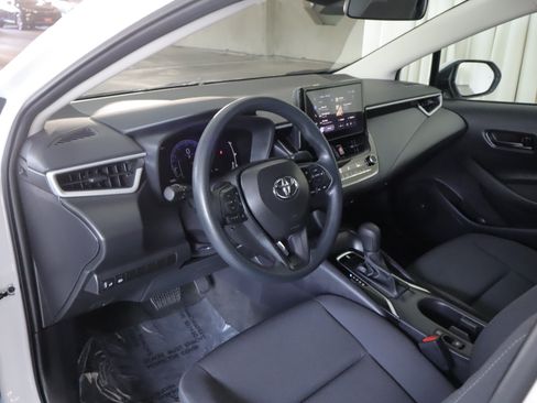 Used 2026 Toyota Corolla LE FWD image 9