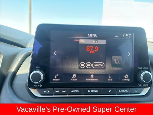 Used 2025 Nissan Rogue SV FWD image 19