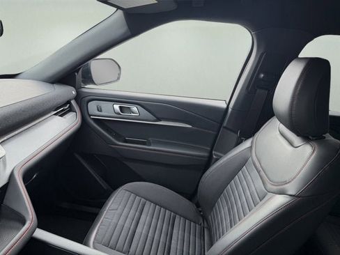 New 2026 Ford Explorer ST-Line w/ ST-Line Street Pack image 17