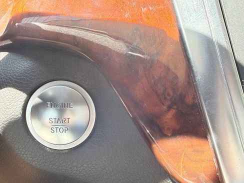 Used 2014 Mercedes-Benz GL 550 4MATIC image 83