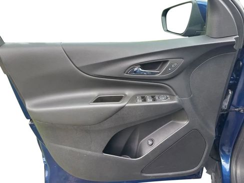 Used 2023 Chevrolet Equinox LT image 11