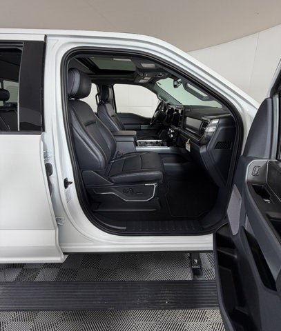 Used 2024 Ford F250 Lariat w/ Lariat Ultimate Package AWD/4WD image 6
