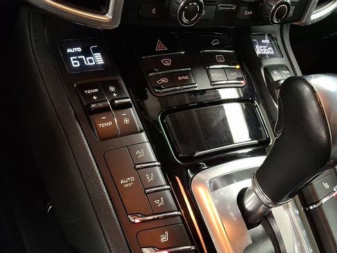 Used 2014 Porsche Cayenne AWD/4WD image 13
