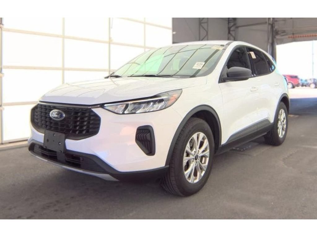 Used 2025 Ford Escape Active AWD/4WD image 1