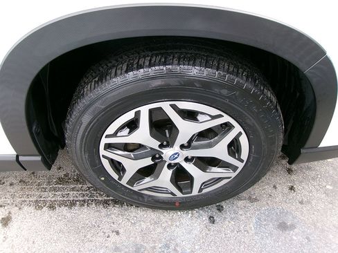 Used 2021 Subaru Forester Premium image 7