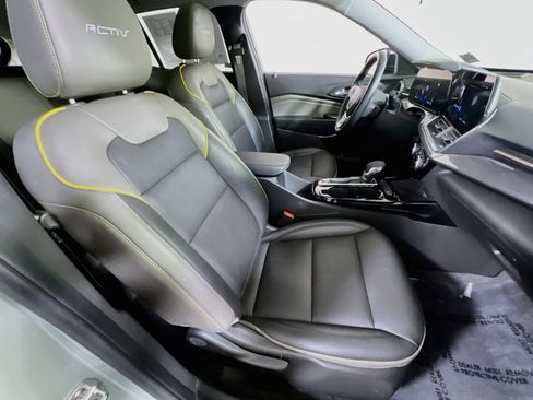 Used 2025 Chevrolet Trax ACTIV w/ Sunroof Package FWD image 27
