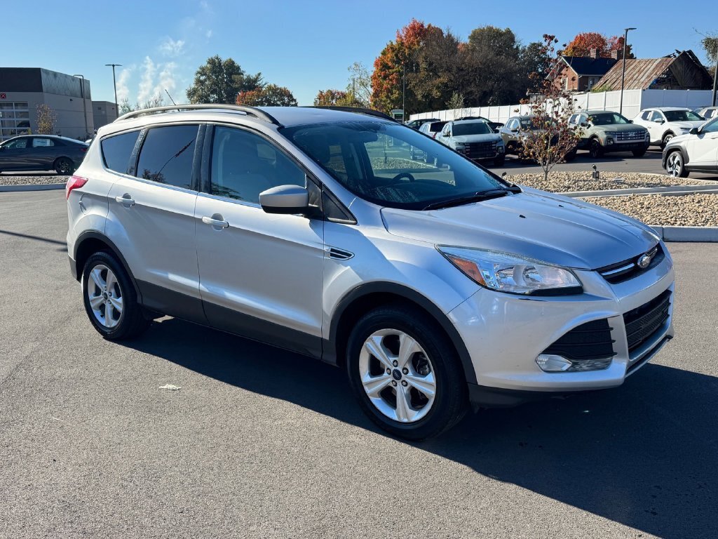 Used 2015 Ford Escape SE w/ Equipment Group 201A AWD/4WD image 2