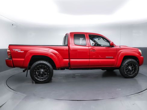 Used 2006 Toyota Tacoma V6 image 3