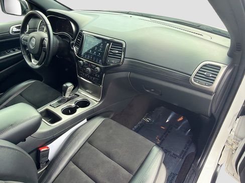 Used 2022 Jeep Grand Cherokee Laredo X image 14