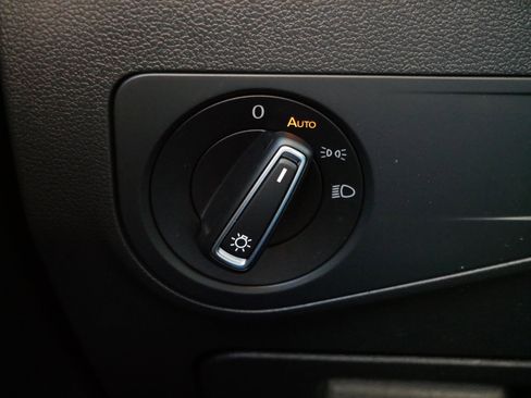 Certified 2022 Volkswagen Tiguan SE image 26