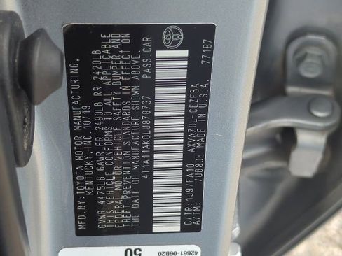 Used 2020 Toyota Camry L image 31