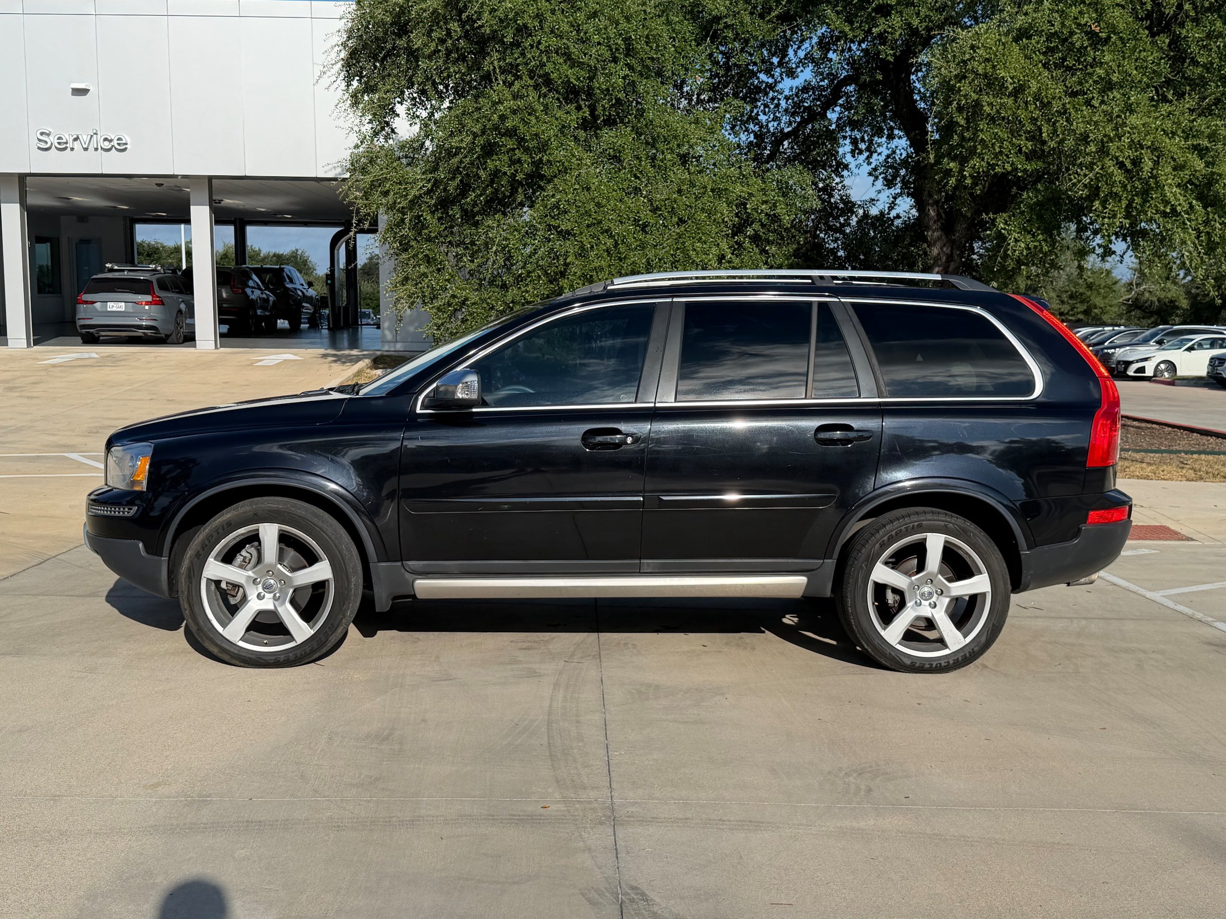 Used 2009 Volvo XC90 V8 R-Design AWD/4WD image 3