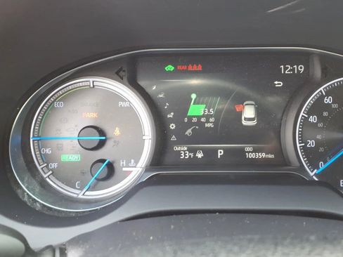 Used 2021 Toyota Venza Limited image 32