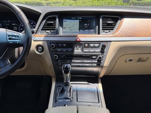 Used 2015 Hyundai Genesis 5.0 image 13