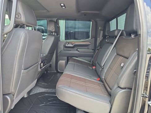 Certified 2025 Chevrolet Silverado 1500 High Country AWD/4WD image 15