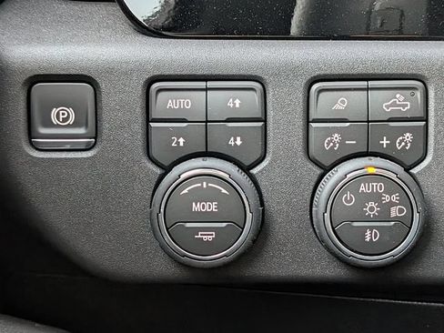 New 2026 Chevrolet Silverado 1500 LT Trail Boss w/ LT Trail Boss Premium Package AWD/4WD image 24