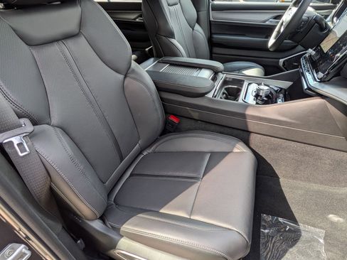 New 2026 Jeep Grand Wagoneer Limited AWD/4WD image 35