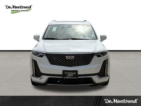 Used 2024 Cadillac XT6 Premium Luxury w/ Technology Package FWD image 2